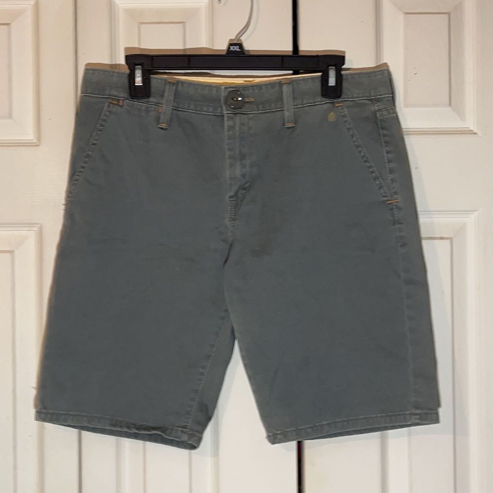 Levi's Vintage 1990s Olive Green Bermuda Shorts 10 - image 2